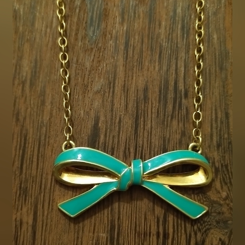 ♠️KATE SPADE ♠️Elegant Gold & Green Bow Necklace